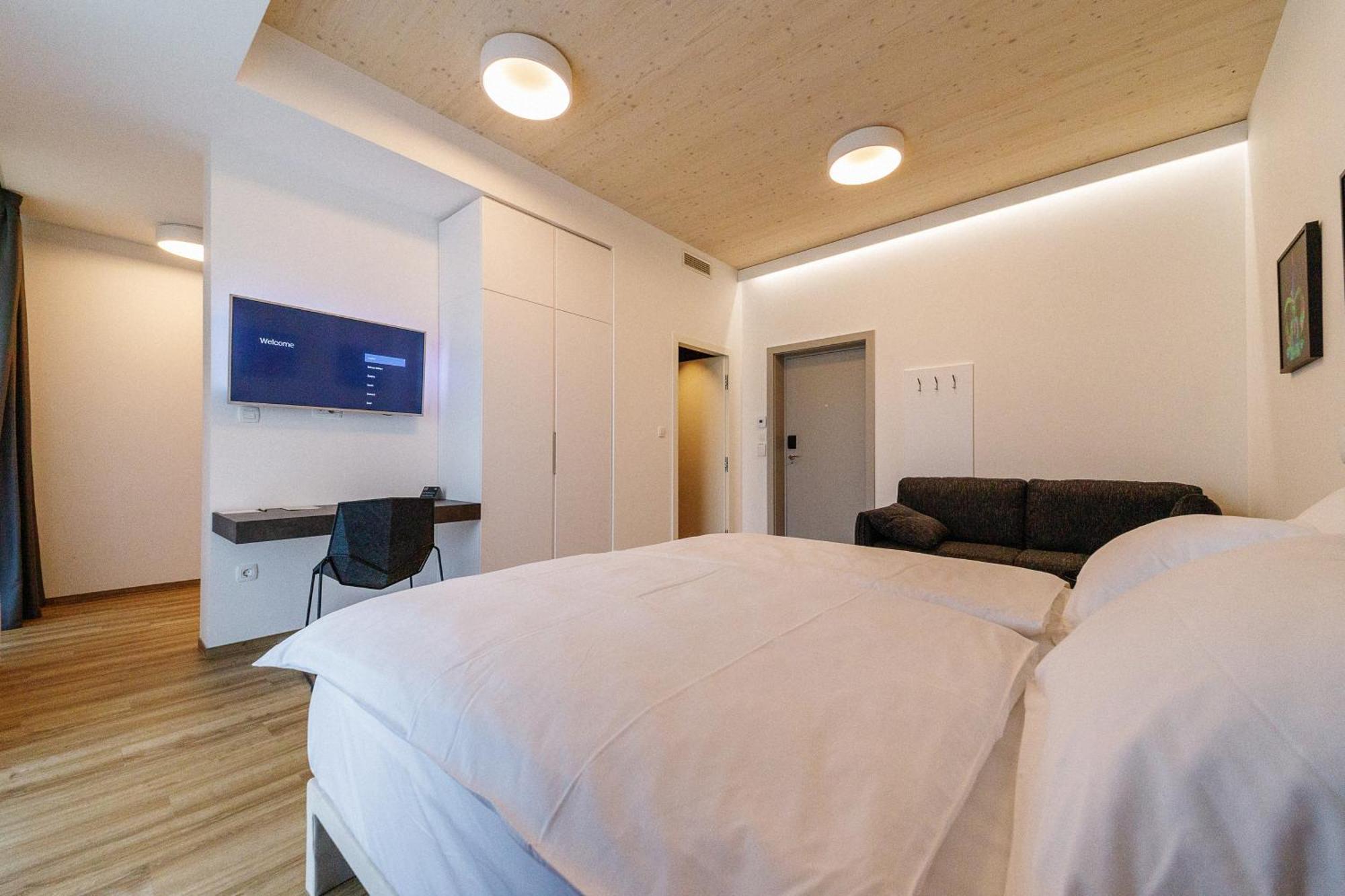 Wud Hotel Ljubljana Luaran gambar