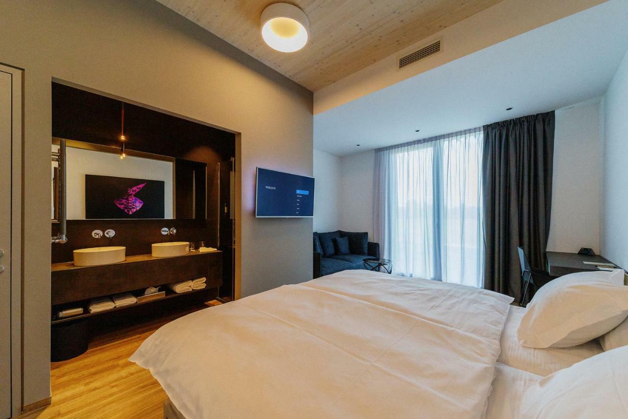 Wud Hotel Ljubljana Luaran gambar