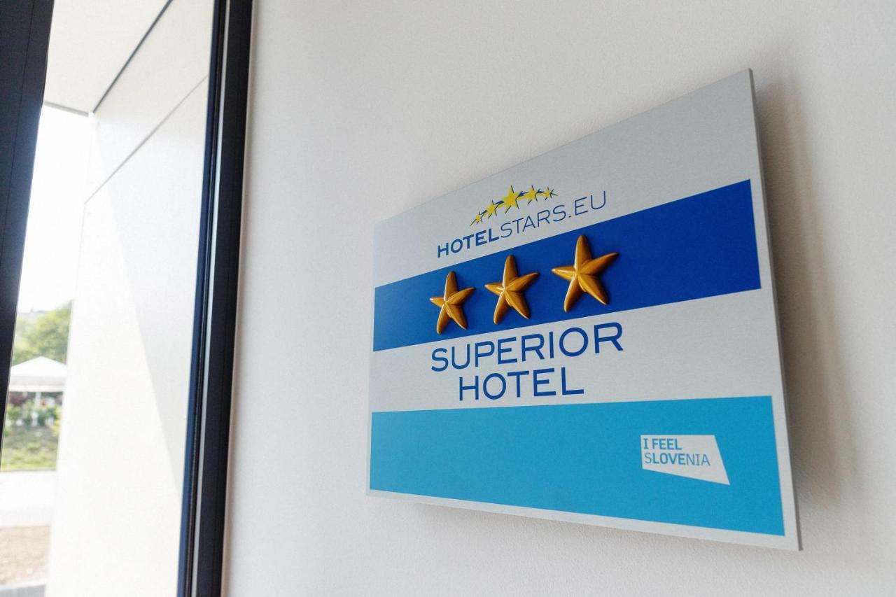 Wud Hotel Ljubljana Luaran gambar