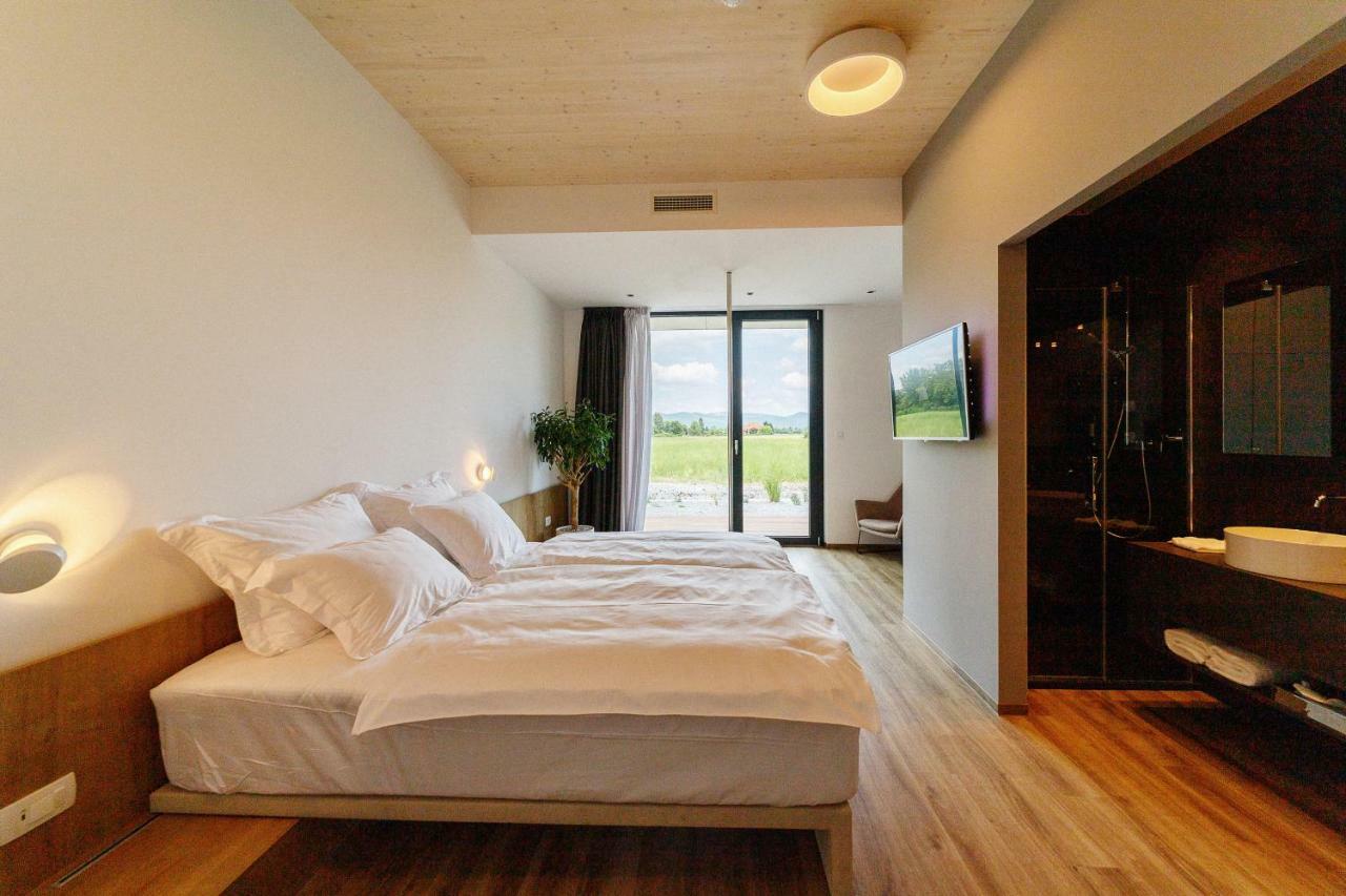 Wud Hotel Ljubljana Luaran gambar