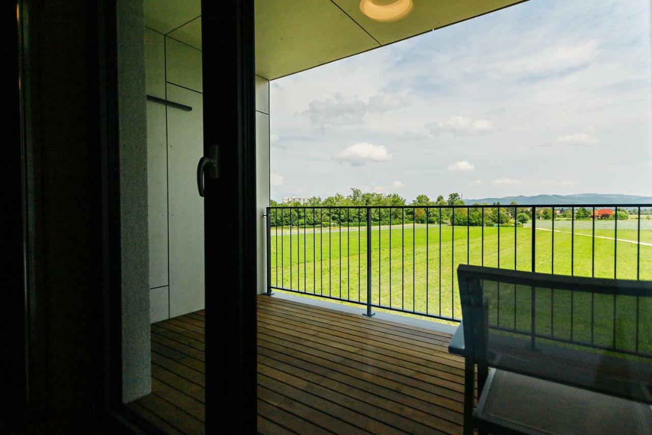 Wud Hotel Ljubljana Luaran gambar